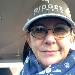 Meet your Posher, Caroline